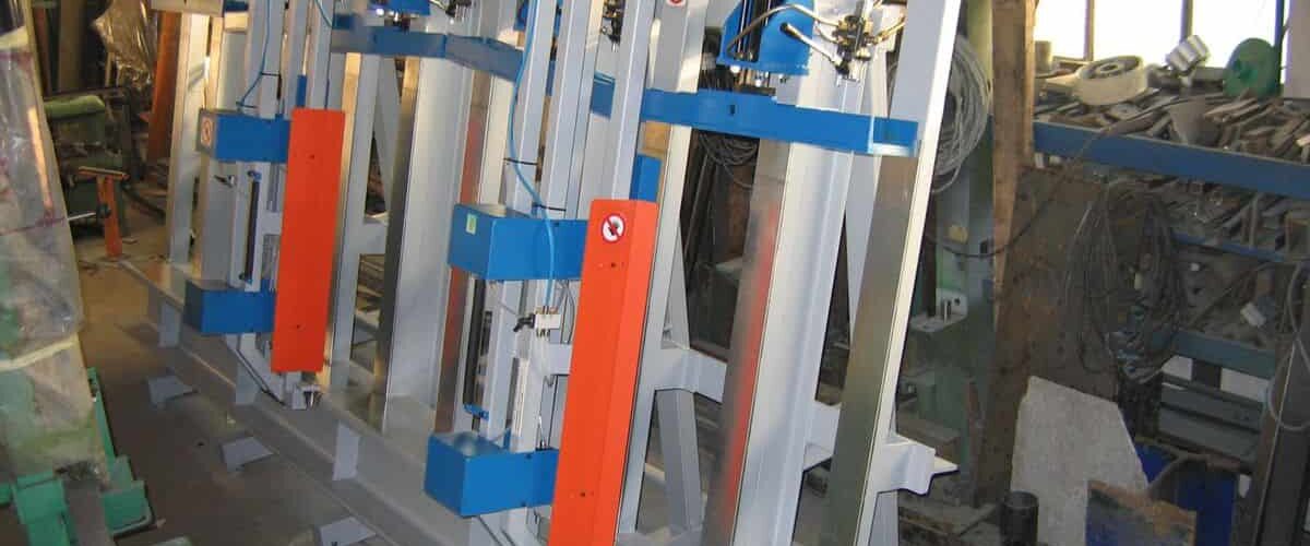 Trpin-Strojegradnja-Janez-Petrovčič-Preša-za-lepljence-naslovna Trpin-Strojegradnja-Janez-Petrovčič-Preša-za-lepljence-naslovna